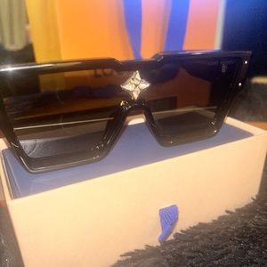 Louis Vuitton cyclone